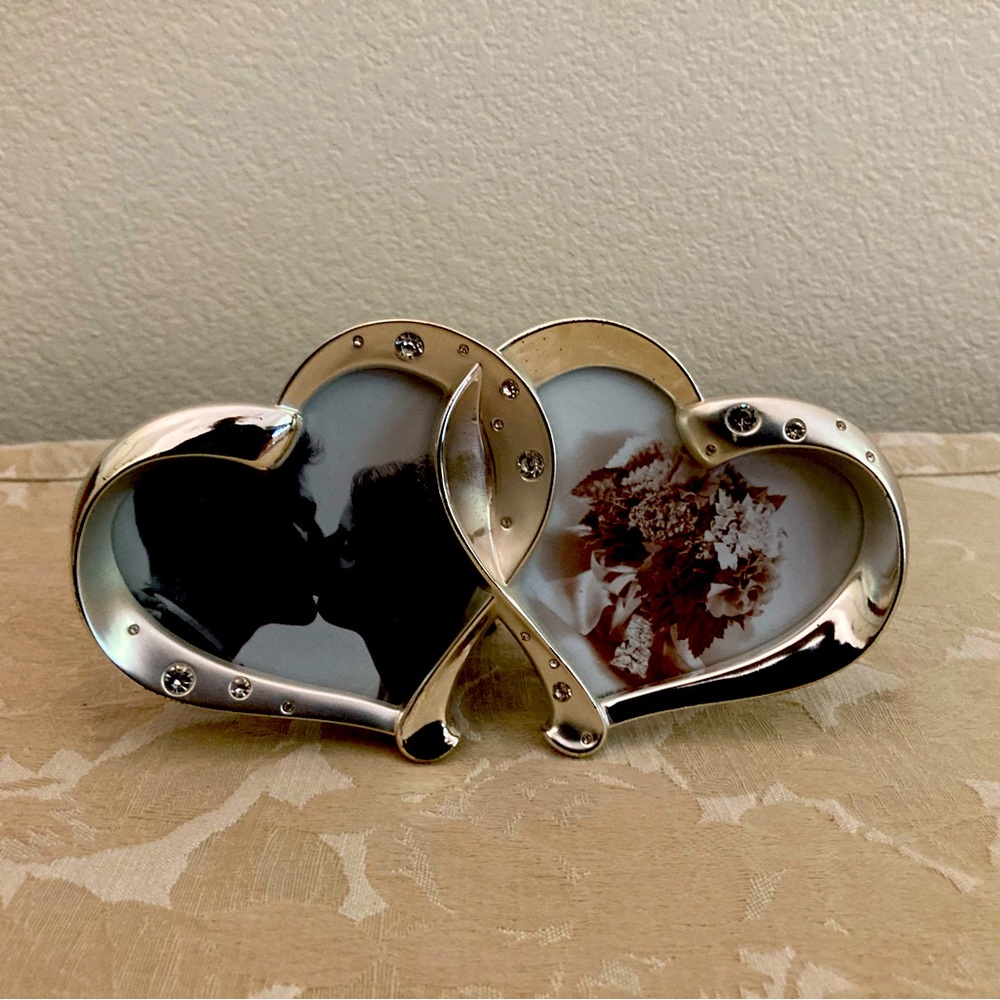 Heart shaped Metal picture/photo frame - Holds 2 pictures.